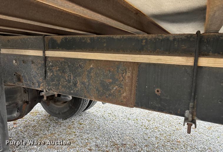 image for item FG0026 2007 Peterbilt PB335 refrigerated truck