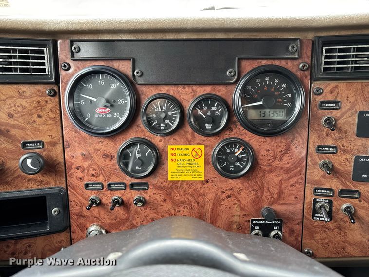 image for item FG0026 2007 Peterbilt PB335 refrigerated truck