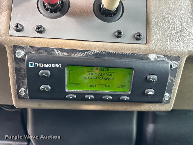 image for item FG0026 2007 Peterbilt PB335 refrigerated truck