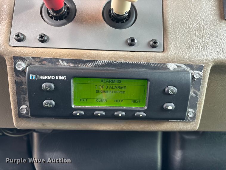 image for item FG0026 2007 Peterbilt PB335 refrigerated truck