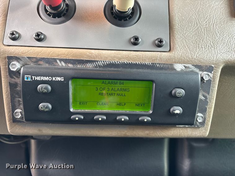 image for item FG0026 2007 Peterbilt PB335 refrigerated truck