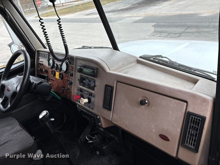 image for item FG0026 2007 Peterbilt PB335 refrigerated truck