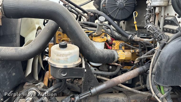 image for item FG0026 2007 Peterbilt PB335 refrigerated truck