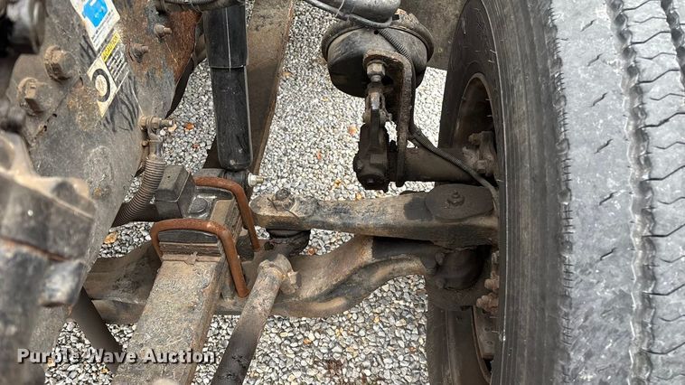 image for item FG0026 2007 Peterbilt PB335 refrigerated truck