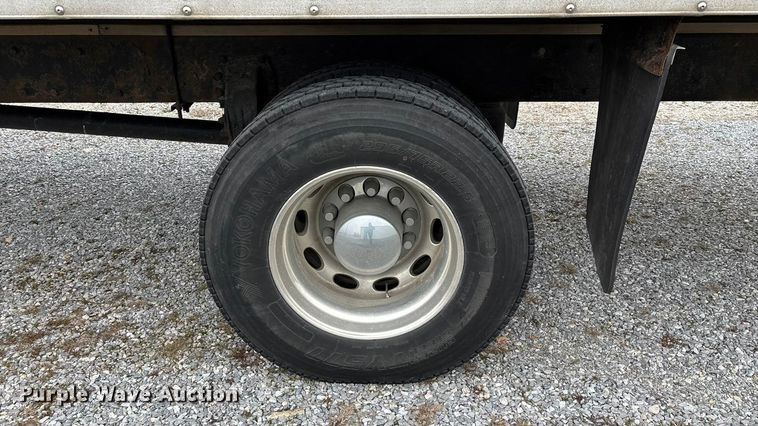 image for item FG0026 2007 Peterbilt PB335 refrigerated truck