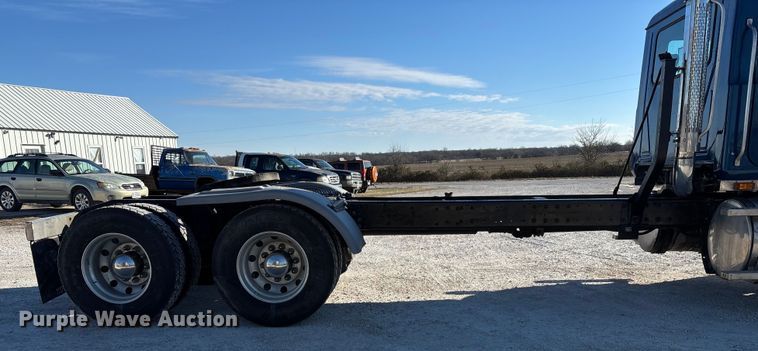 image for item FG0028 1999 Mack CH600 semi truck