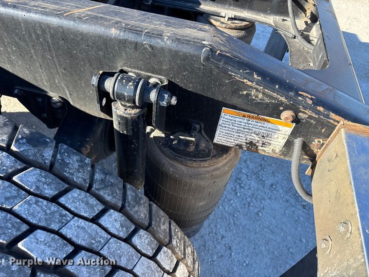 image for item FG0028 1999 Mack CH600 semi truck