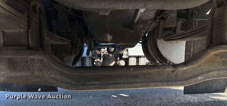 image for item FG0028 1999 Mack CH600 semi truck