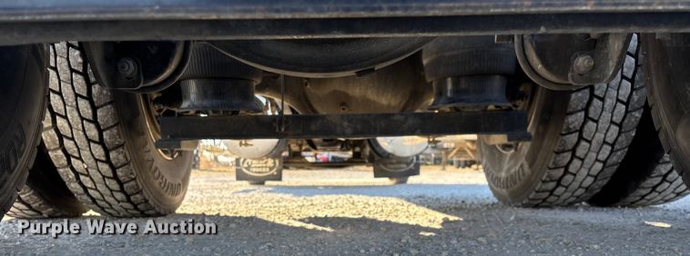 image for item FG0028 1999 Mack CH600 semi truck