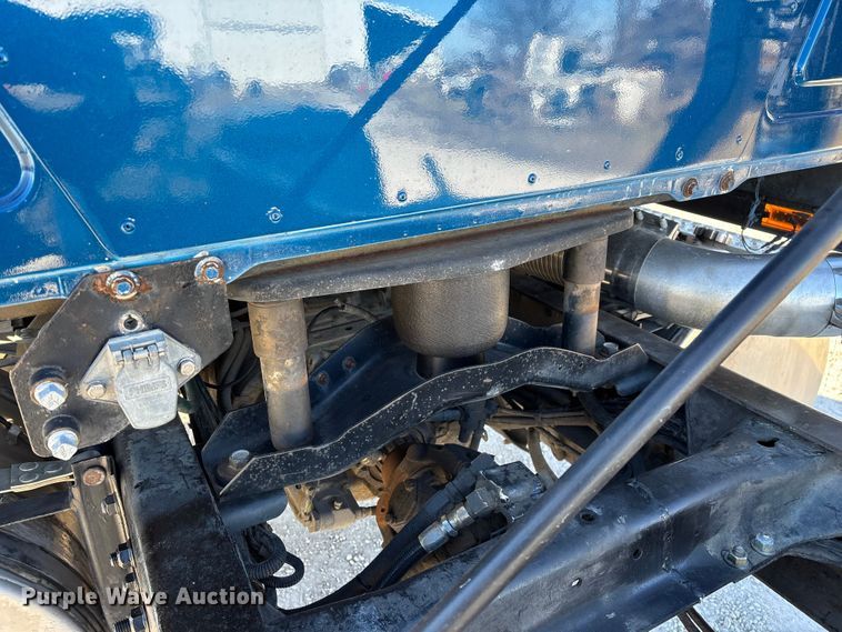 image for item FG0028 1999 Mack CH600 semi truck