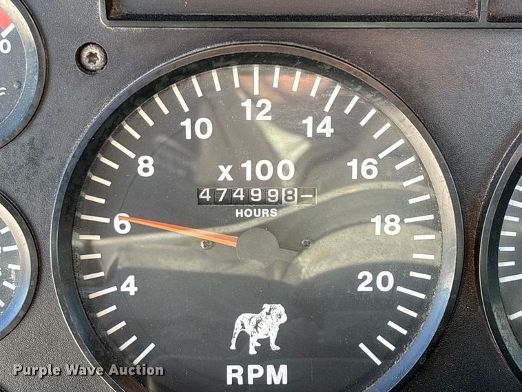 image for item FG0028 1999 Mack CH600 semi truck