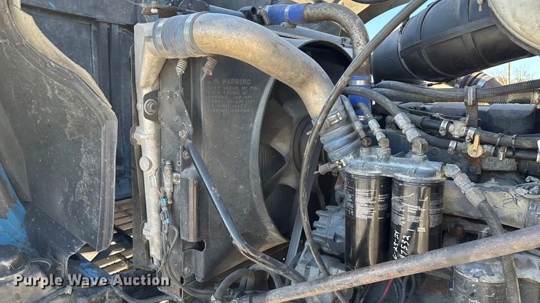 image for item FG0028 1999 Mack CH600 semi truck