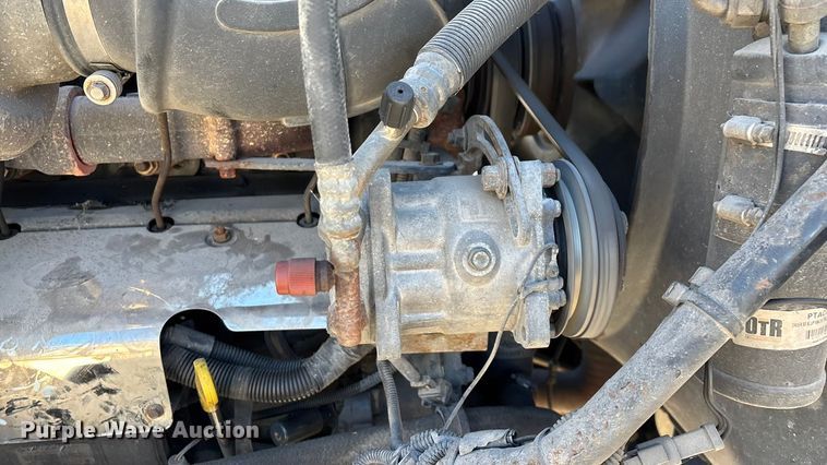 image for item FG0028 1999 Mack CH600 semi truck