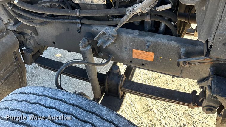 image for item FG0028 1999 Mack CH600 semi truck