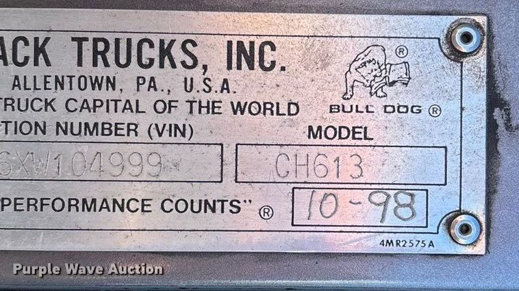 image for item FG0028 1999 Mack CH600 semi truck