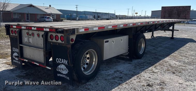 image for item FG0029 1997 Fontaine LFTW-6-8048WSAWK flatbed trailer