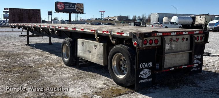 image for item FG0029 1997 Fontaine LFTW-6-8048WSAWK flatbed trailer