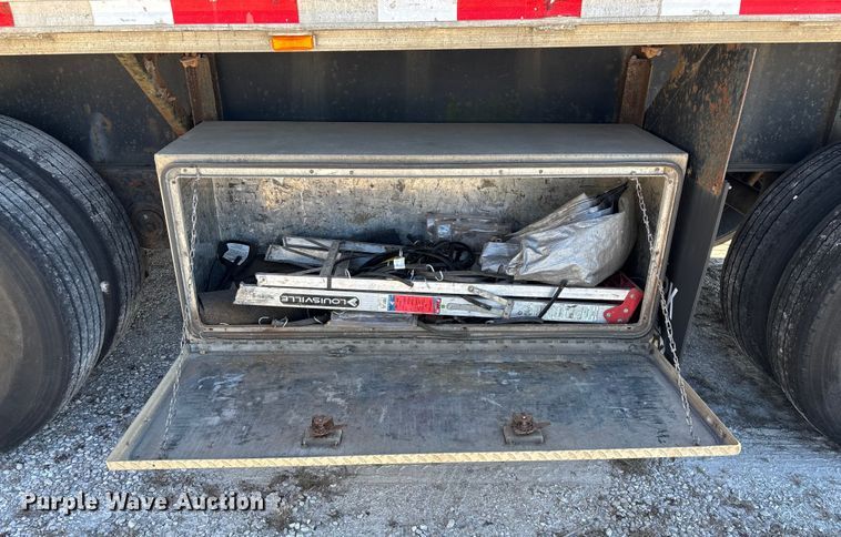 image for item FG0029 1997 Fontaine LFTW-6-8048WSAWK flatbed trailer