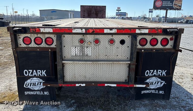 image for item FG0029 1997 Fontaine LFTW-6-8048WSAWK flatbed trailer