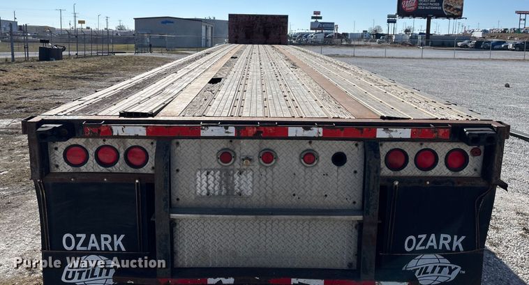 image for item FG0029 1997 Fontaine LFTW-6-8048WSAWK flatbed trailer