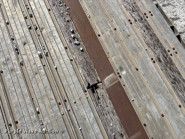 image for item FG0029 1997 Fontaine LFTW-6-8048WSAWK flatbed trailer