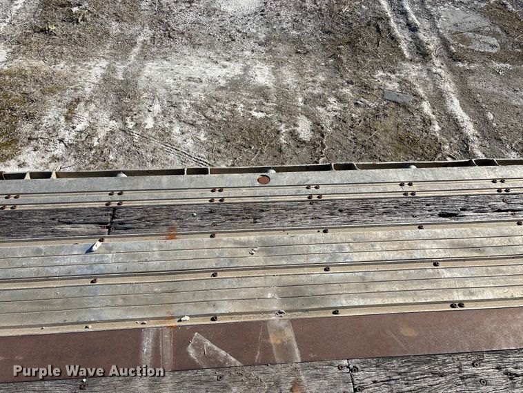 image for item FG0029 1997 Fontaine LFTW-6-8048WSAWK flatbed trailer