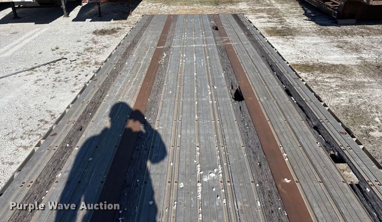 image for item FG0029 1997 Fontaine LFTW-6-8048WSAWK flatbed trailer