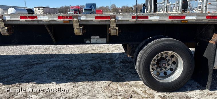 image for item FG0029 1997 Fontaine LFTW-6-8048WSAWK flatbed trailer