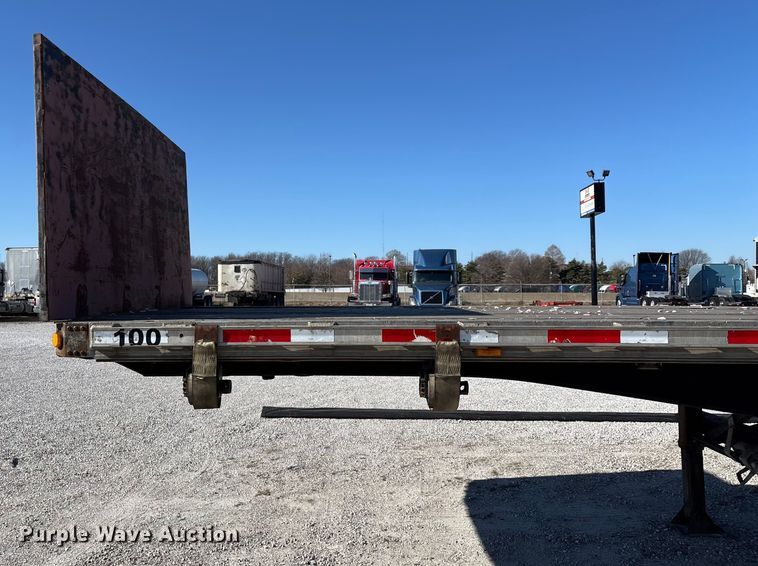 image for item FG0029 1997 Fontaine LFTW-6-8048WSAWK flatbed trailer