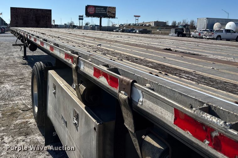 image for item FG0029 1997 Fontaine LFTW-6-8048WSAWK flatbed trailer