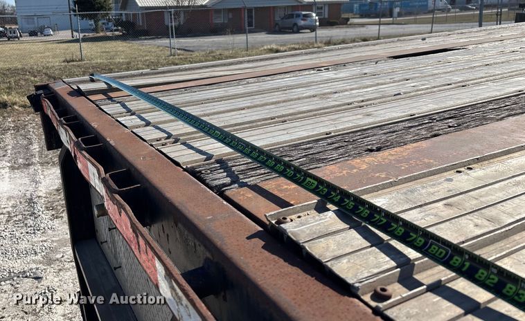 image for item FG0029 1997 Fontaine LFTW-6-8048WSAWK flatbed trailer