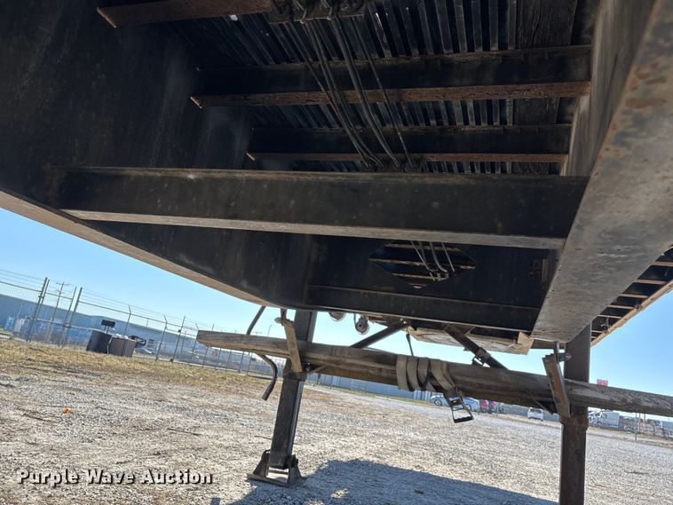 image for item FG0029 1997 Fontaine LFTW-6-8048WSAWK flatbed trailer