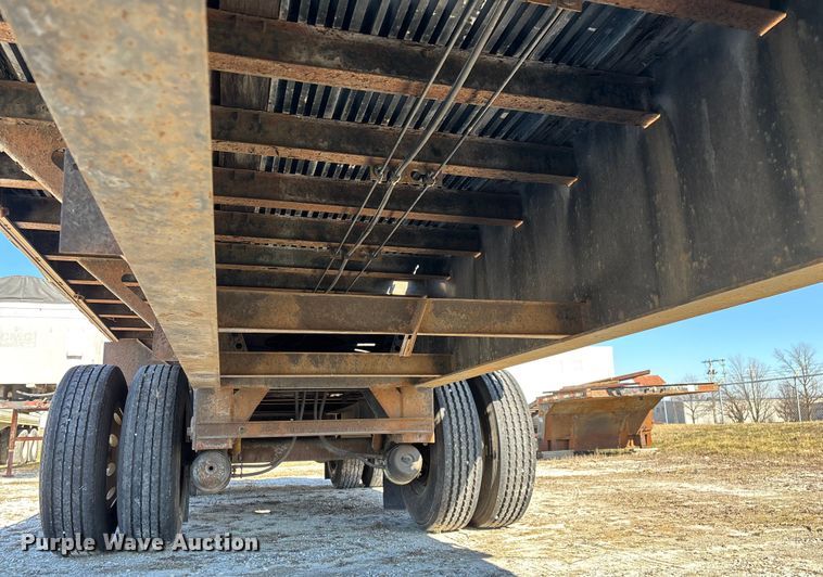 image for item FG0029 1997 Fontaine LFTW-6-8048WSAWK flatbed trailer