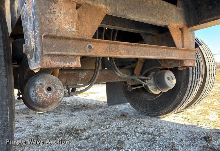 image for item FG0029 1997 Fontaine LFTW-6-8048WSAWK flatbed trailer