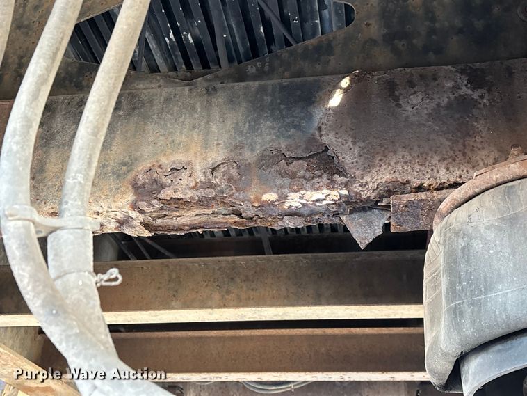 image for item FG0029 1997 Fontaine LFTW-6-8048WSAWK flatbed trailer