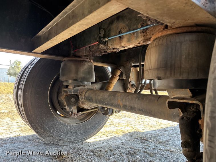 image for item FG0029 1997 Fontaine LFTW-6-8048WSAWK flatbed trailer