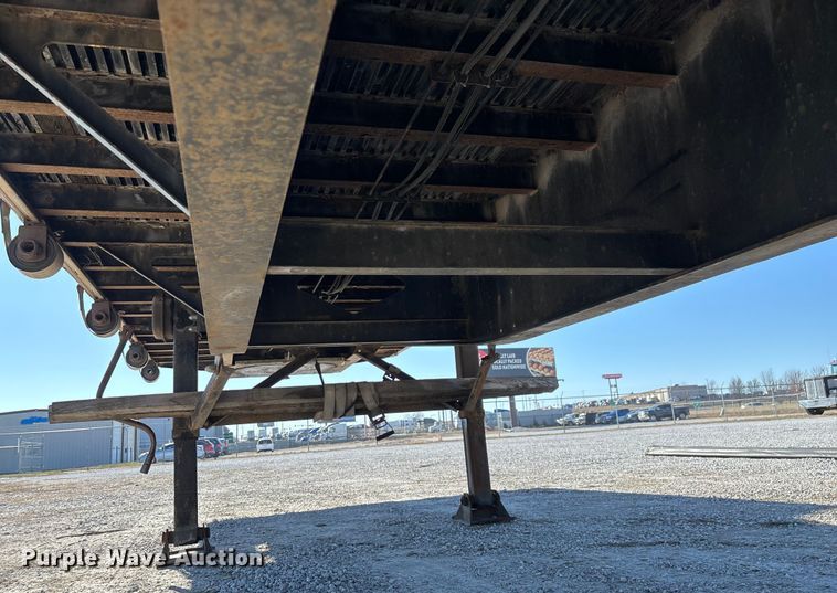 image for item FG0029 1997 Fontaine LFTW-6-8048WSAWK flatbed trailer