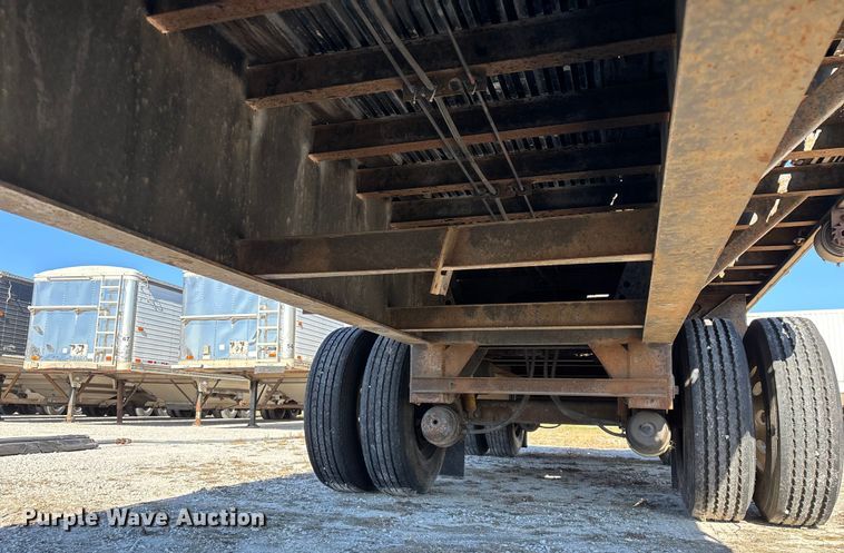 image for item FG0029 1997 Fontaine LFTW-6-8048WSAWK flatbed trailer