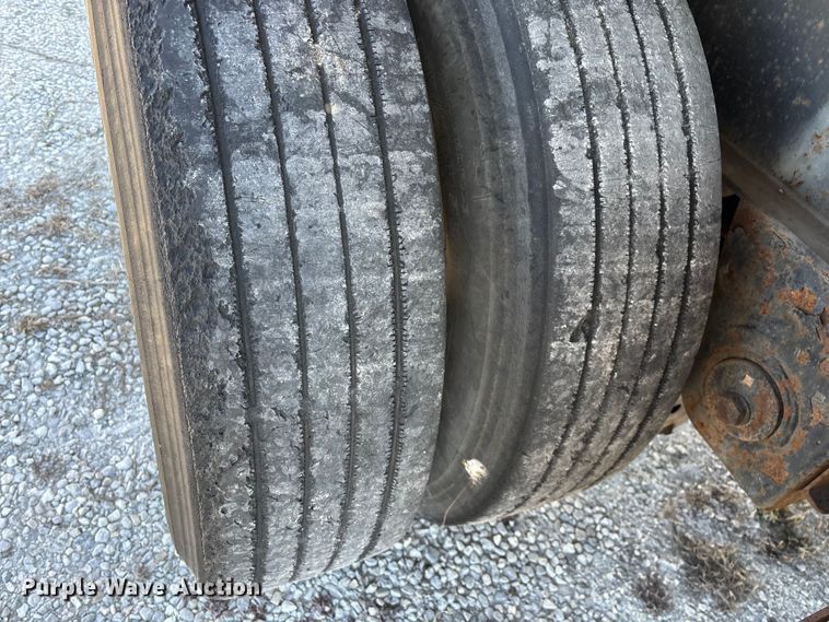 image for item FG0029 1997 Fontaine LFTW-6-8048WSAWK flatbed trailer