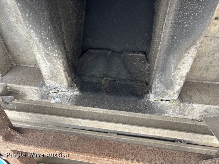 image for item FG0035 1986 CMC Trailers, Inc. end dump trailer