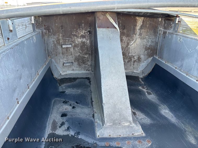 image for item FG0035 1986 CMC Trailers, Inc. end dump trailer