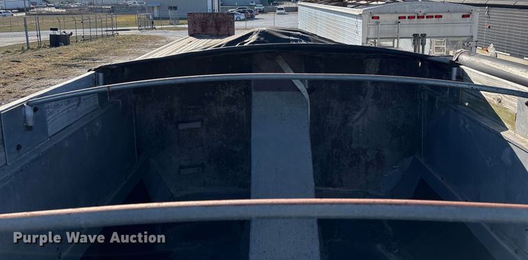 image for item FG0035 1986 CMC Trailers, Inc. end dump trailer