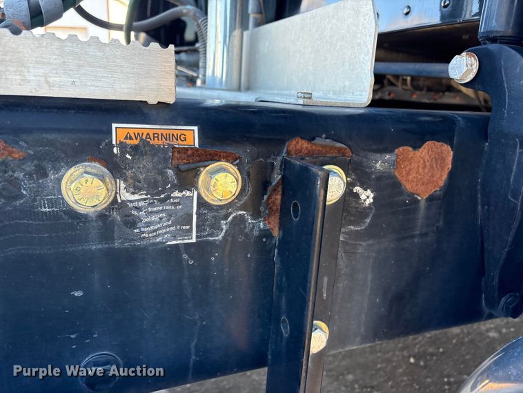 image for item FG2543 2022 Peterbilt 389 semi truck