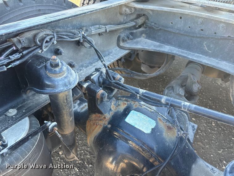 image for item FG2543 2022 Peterbilt 389 semi truck