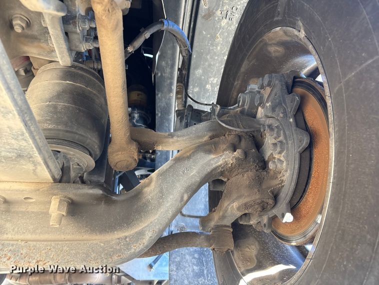 image for item FG2543 2022 Peterbilt 389 semi truck