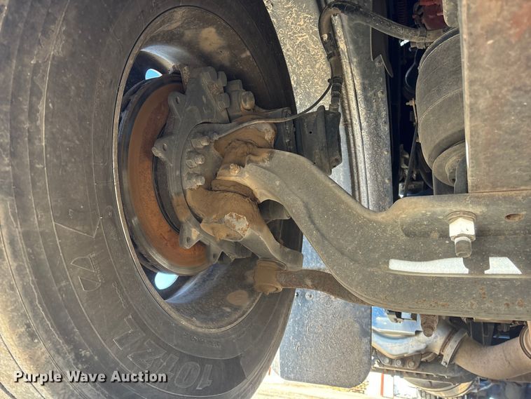 image for item FG2543 2022 Peterbilt 389 semi truck