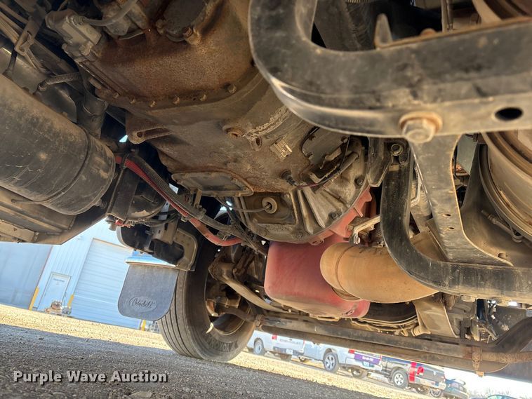 image for item FG2543 2022 Peterbilt 389 semi truck