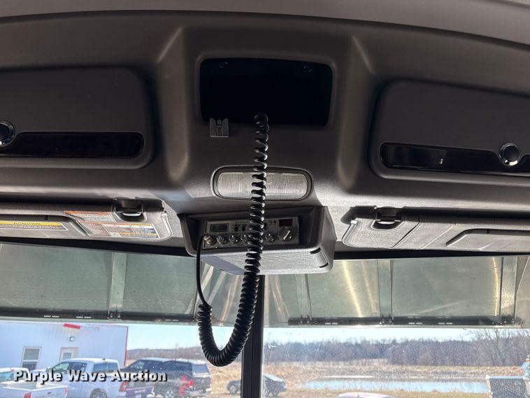 image for item FG2543 2022 Peterbilt 389 semi truck