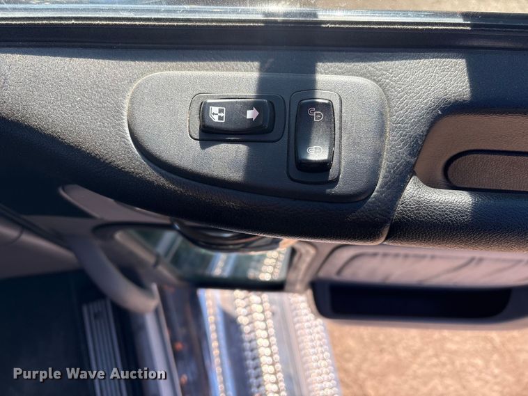 image for item FG2543 2022 Peterbilt 389 semi truck