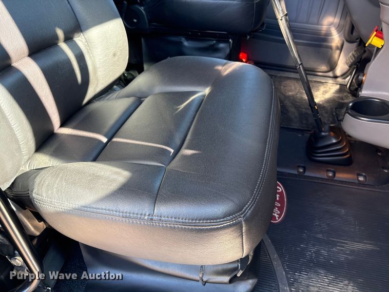 image for item FG2543 2022 Peterbilt 389 semi truck